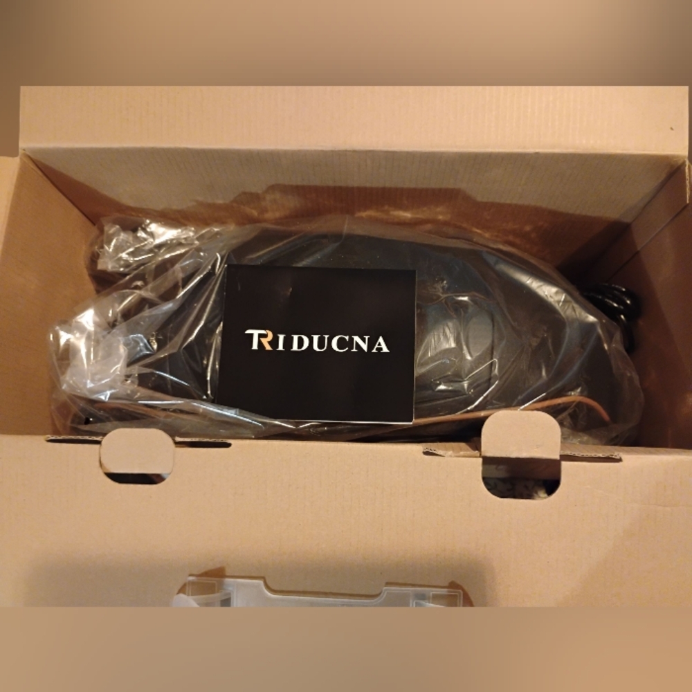 Riducna Neck and Shoulder Massager with Heat New In Box